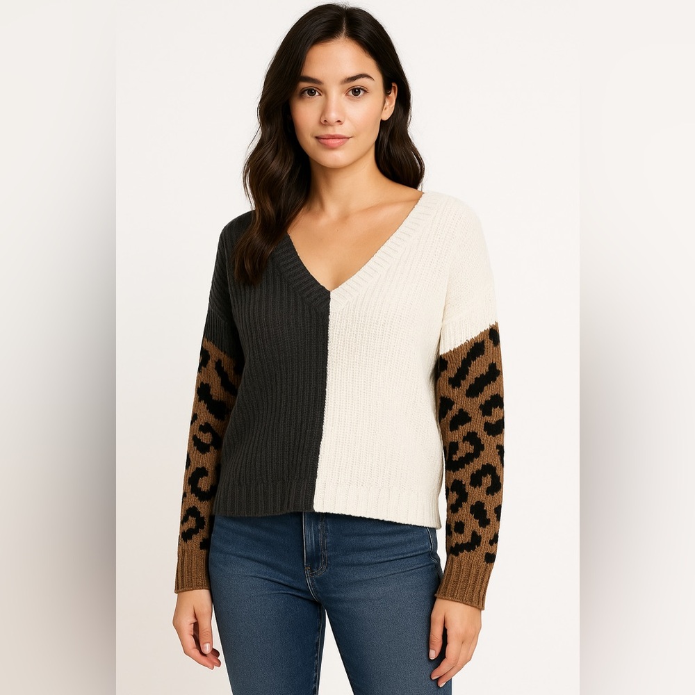 Blu Pepper V neck split color n leopard cropped Beachy sweater